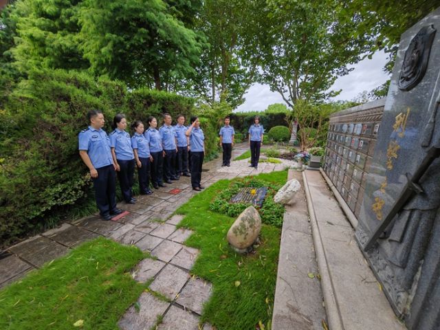 马.jpg